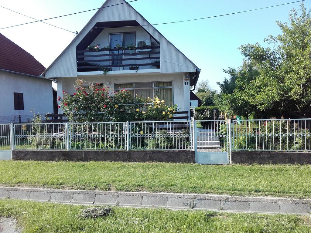 Janos Nyaralo Villa Balatonmáriafürdő Exterior foto
